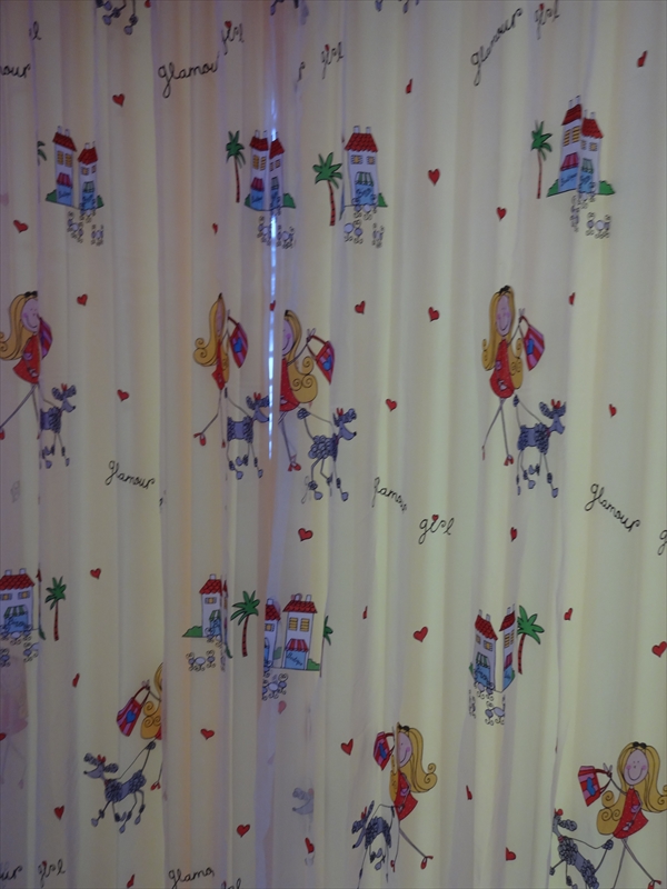 子供部屋のカーテン