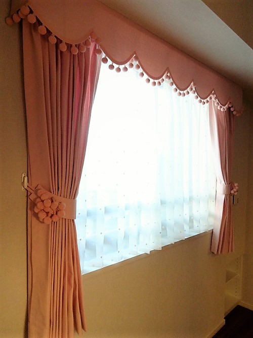 子供部屋の可愛いピンクカーテン施工例 自由が丘ルドファンのオーダーカーテン施工例